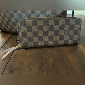 Louis Vuitton Damier wallet